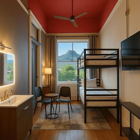 The Well Hotel & Taproom ترينيداد المظهر الخارجي الصورة