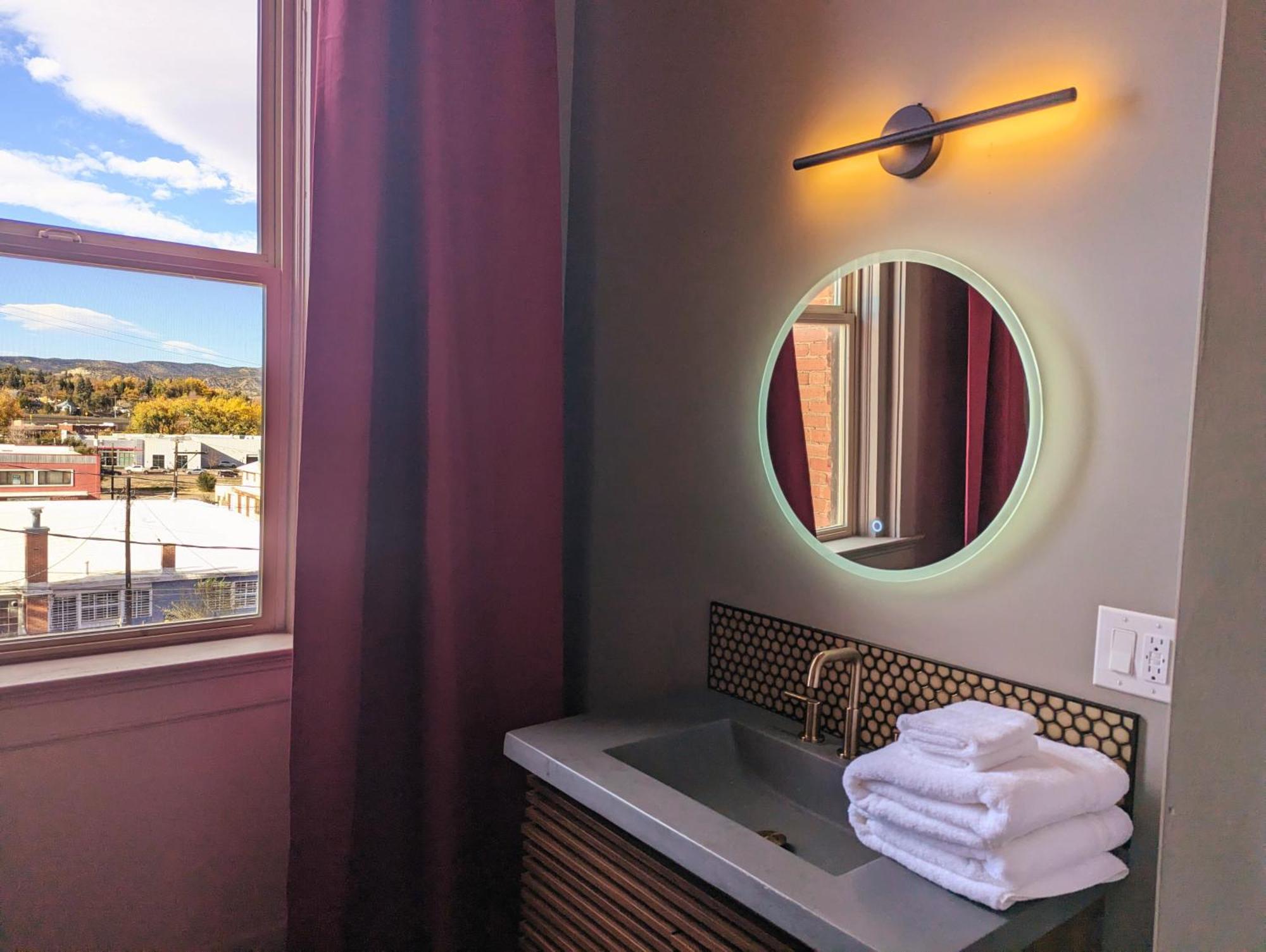 The Well Hotel & Taproom ترينيداد المظهر الخارجي الصورة